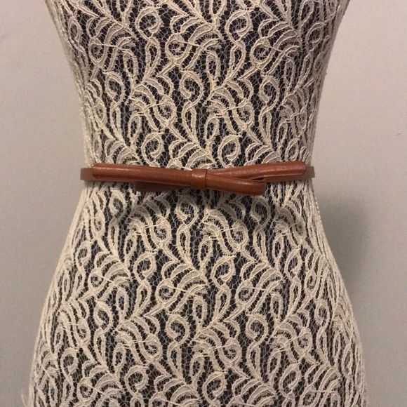 Camel brown thin belt with bow - Picture 2 of 2